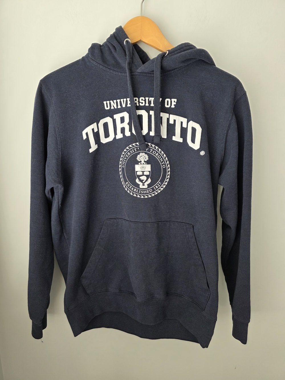 University of Toronto Hoodie Navy Pullover Sweatshirt Graphic Logo XS - Picture 2 of 8